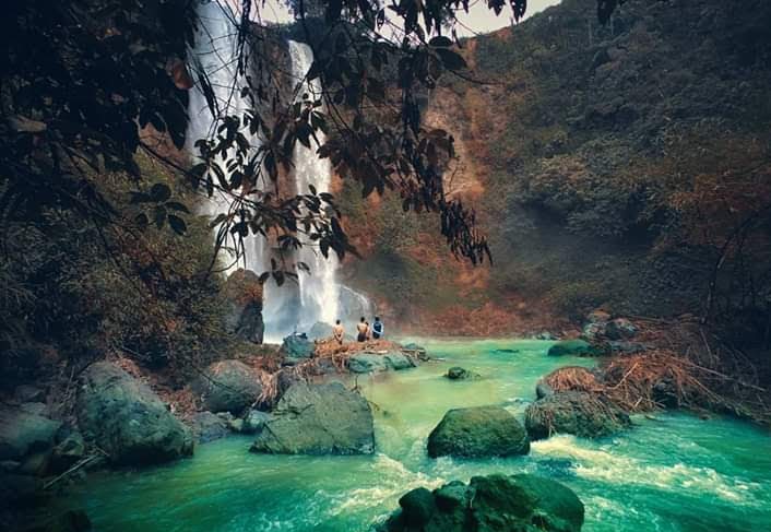 Wisata Air Terjun Cihideung